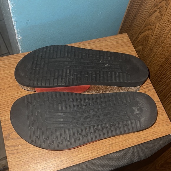 Mephisto | Red Leather Helen Sandals Size 37 preowned - Picture 4 of 4